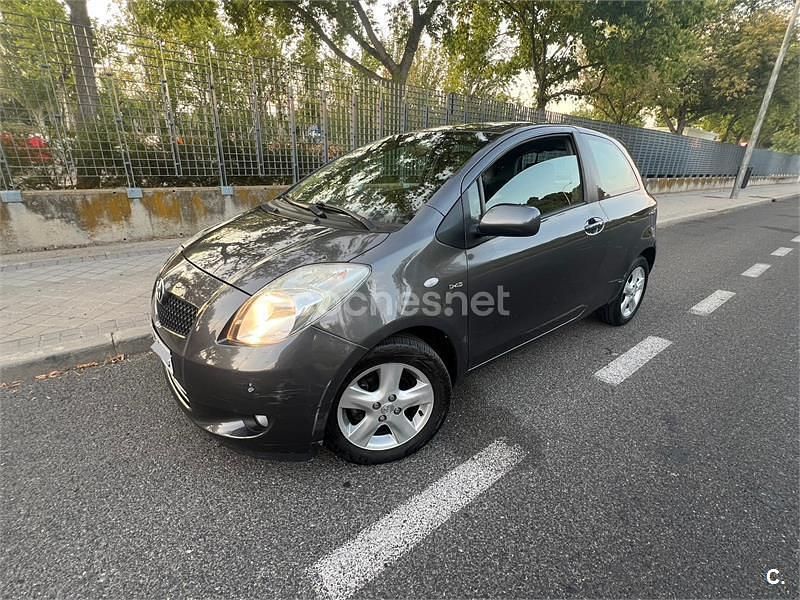 Gris / plata Usado 2008 Toyota Yaris Berlina | 5990 € (Precio justo) - Imagen 1/4