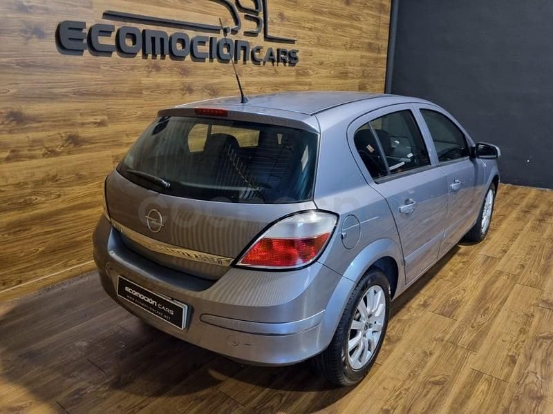 Usado Opel Astra Enjoy 90 CV (66 kW) 2006 Gris / plata Berlina