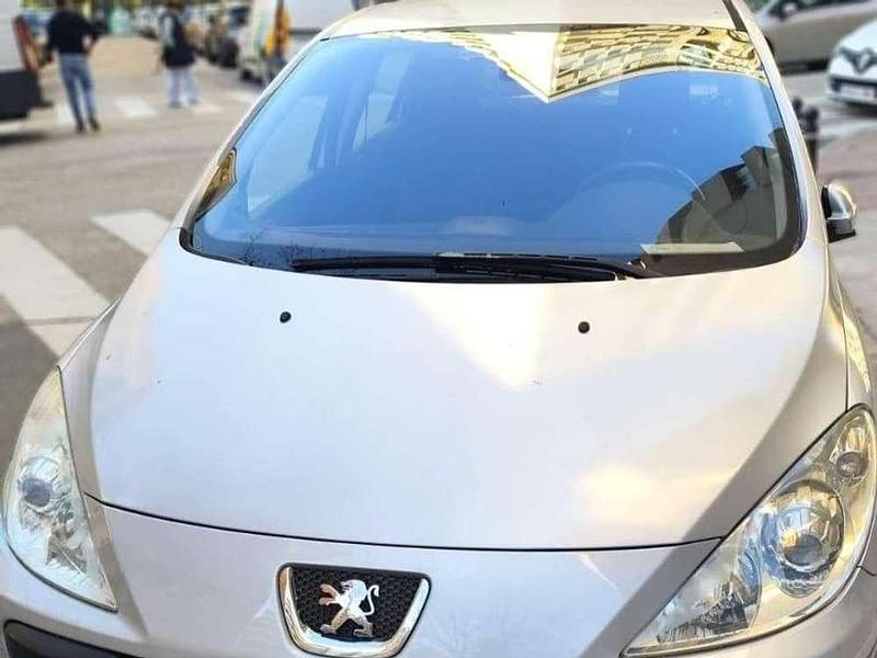 Usado Peugeot 307 90 CV (66 kW) 2006 Gris Utilitario