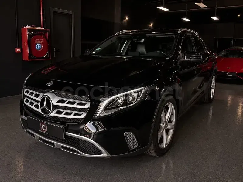 Usado Mercedes GLA200 Style 136 CV (100 kW) 2017 Negro SUV