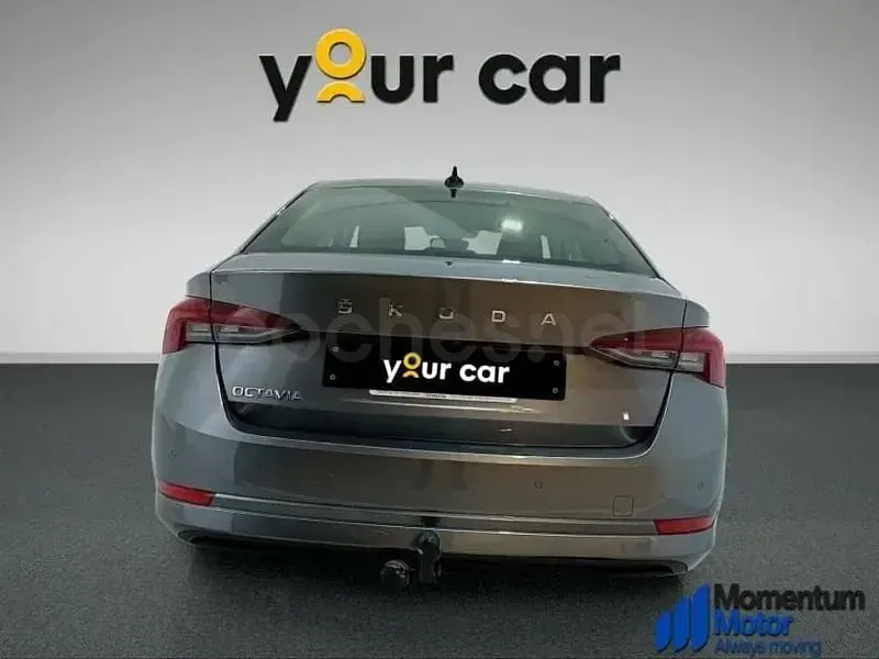 Usado Skoda Octavia Selection 150 CV (110 kW) 2023 Gris / plata Berlina