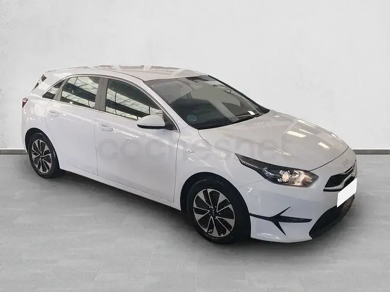 Usado Kia Ceed 100 CV (73 kW) 2025 Blanco Utilitario