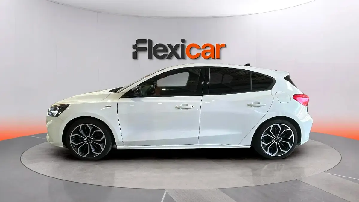 Usado Ford Focus ST-Line 125 CV (91 kW) 2019 Blanco Berlina