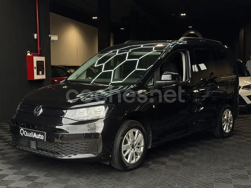 Usado VW Caddy Life 122 CV (89 kW) 2022 Negro Monovolumen