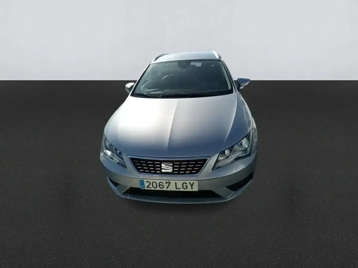 Usado Seat Leon XCELLENCE 150 CV (110 kW) 2020 Gris / plata Familiar