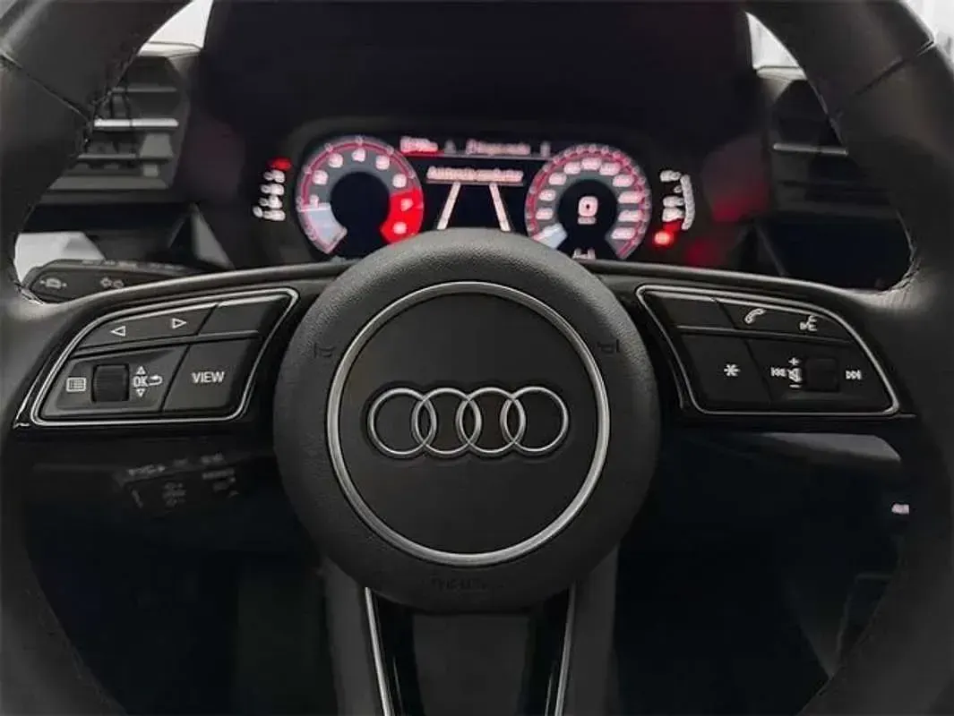 Usado Audi A3 116 CV (85 kW) 2025 Negro Berlina