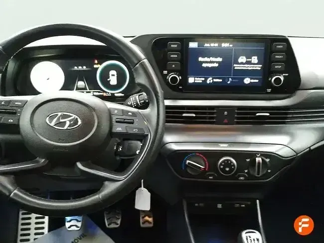 Usado Hyundai Bayon 100 CV (73 kW) 2023 Blanco SUV