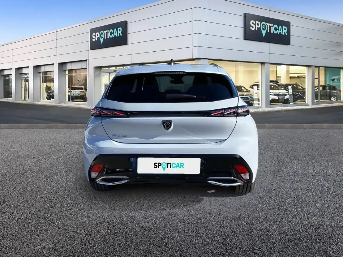 Usado Peugeot e-308 GT 114 kW (156 CV) 2023 Blanco Utilitario