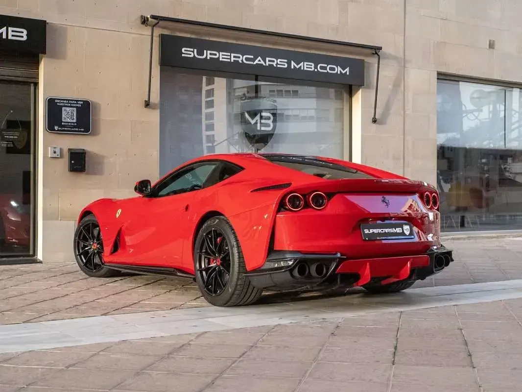 Usado Ferrari 812 800 CV (588 kW) 2018 Rojo Coupe