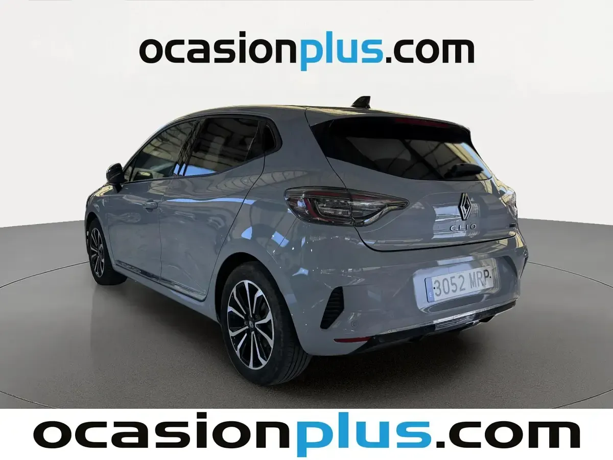 Usado Renault Clio V Techno 143 CV (105 kW) 2024 Gris Utilitario