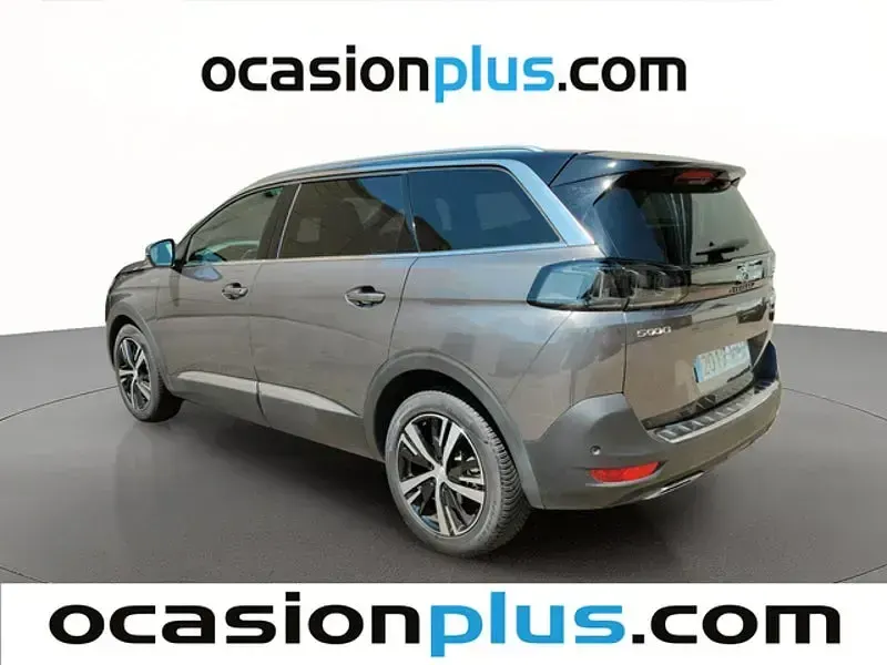 Usado Peugeot 5008 GT 130 CV (95 kW) 2023 Gris / plata SUV