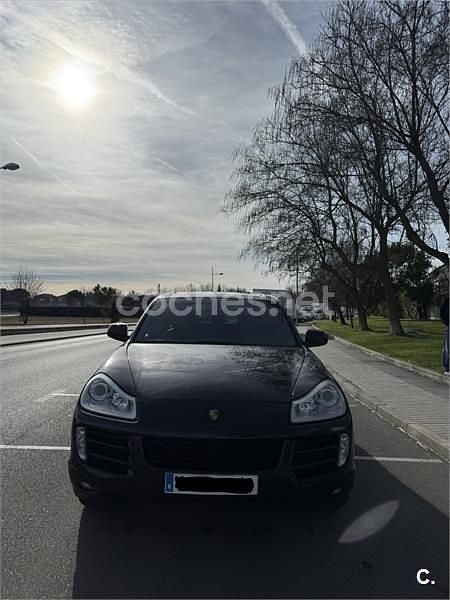 Käytetty Porsche Cayenne 240 HP (176 kW) 2009 Musta Katumaasturi