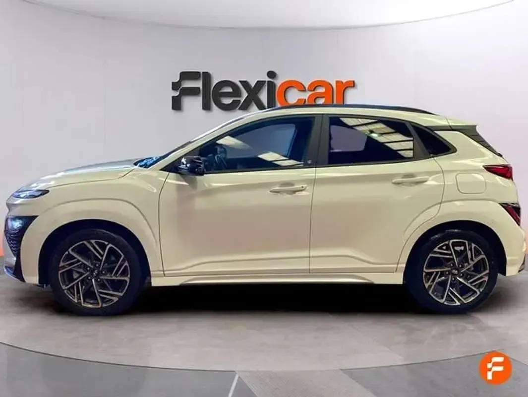 Usado Hyundai Kona N Line 120 CV (88 kW) 2023 Blanco SUV