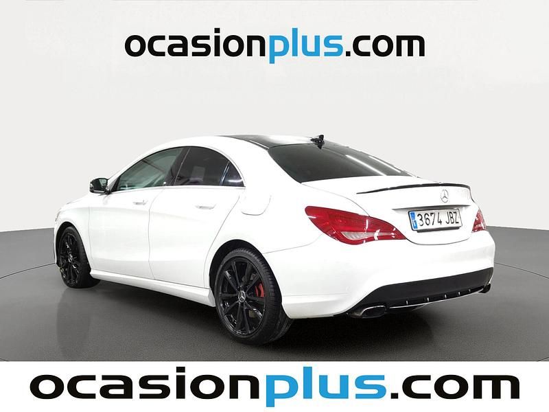 Usado Mercedes CLA200 136 CV (100 kW) 2015 Rojo Berlina