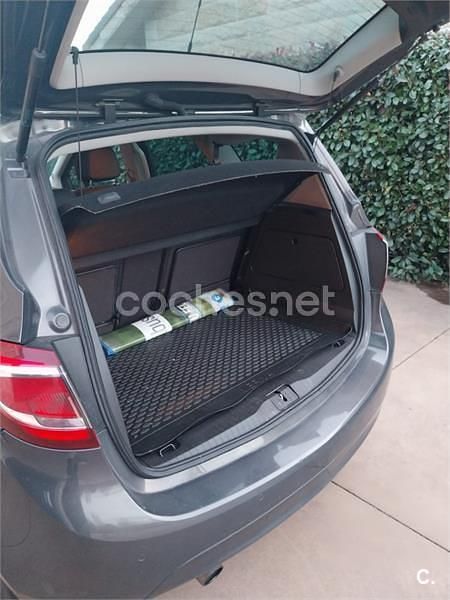 Usado Opel Meriva Selective 120 CV (88 kW) 2016 Gris / plata Monovolumen