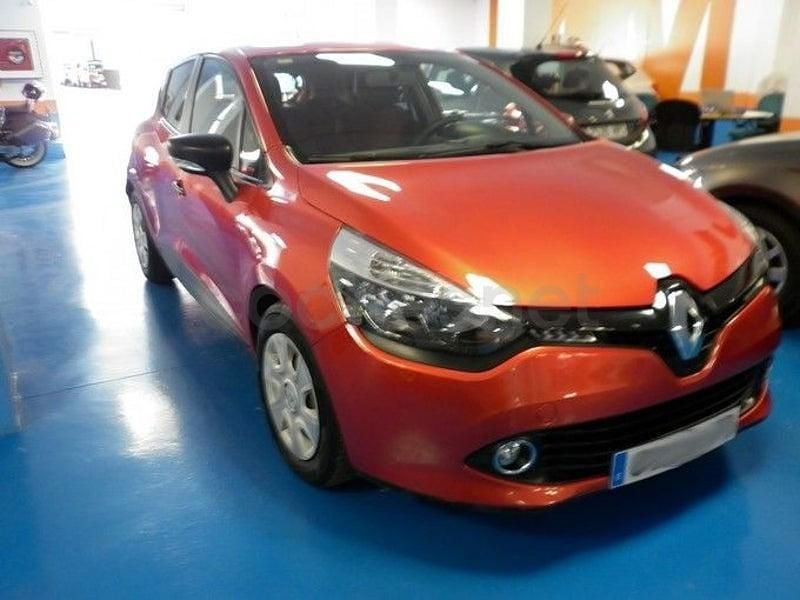 Usado Renault Clio IV Authentique 75 CV (55 kW) 2015 Granate Berlina