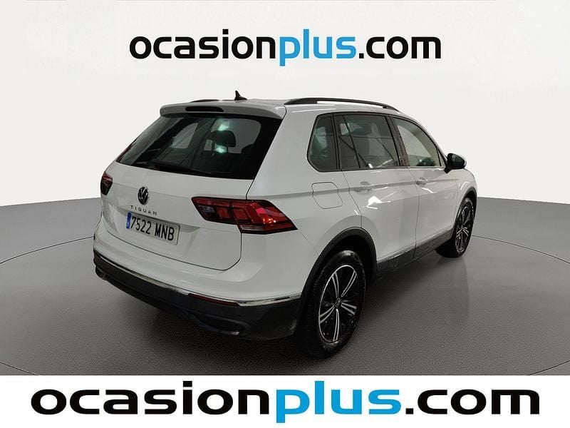 Käytetty VW Tiguan Life 150 HP (110 kW) 2024 Valkoinen Katumaasturi