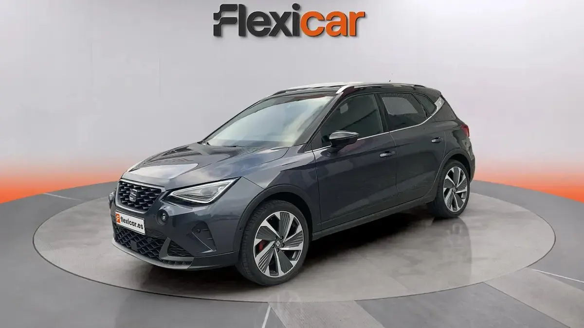 Usado Seat Arona FR 150 CV (110 kW) 2024 Gris SUV