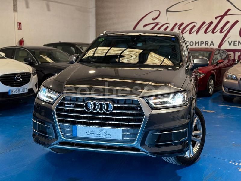 Gris / plata Usado 2018 Audi Q7 Sport SUV | 38.990 € (Un poco caro) - Imagen 1/4