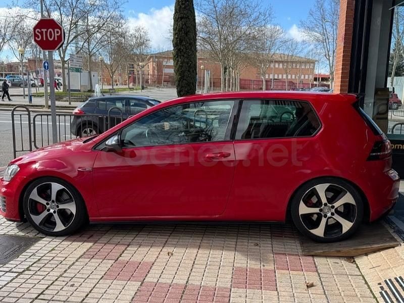 Usado VW Golf VII GTI 230 CV (169 kW) 2014 Rojo Berlina
