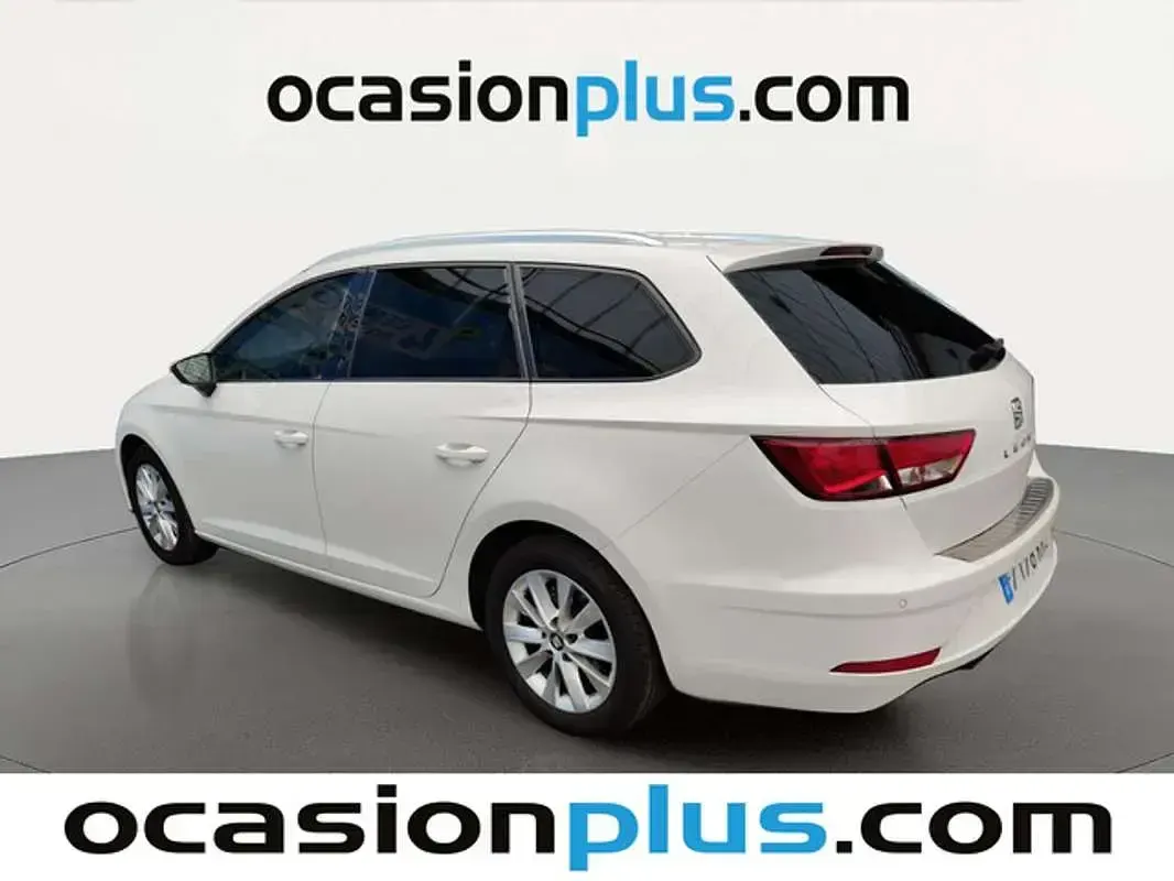 Usado Seat Leon ST Style 116 CV (85 kW) 2018 Blanco Familiar