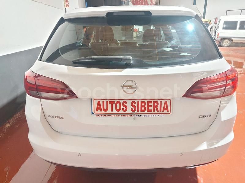 Usado Opel Astra Excellence 136 CV (100 kW) 2017 Blanco Familiar
