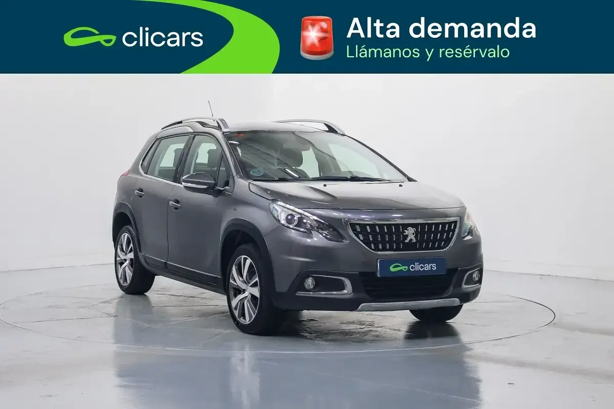 Usado Peugeot 2008 Allure 100 CV (73 kW) 2019 Gris SUV