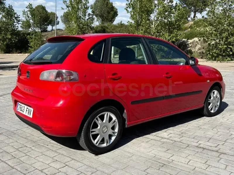 Usado Seat Ibiza 85 CV (62 kW) 2007 Rojo Utilitario