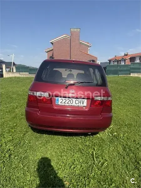Usado Kia Carens EX 112 CV (82 kW) 2003 Rojo Monovolumen