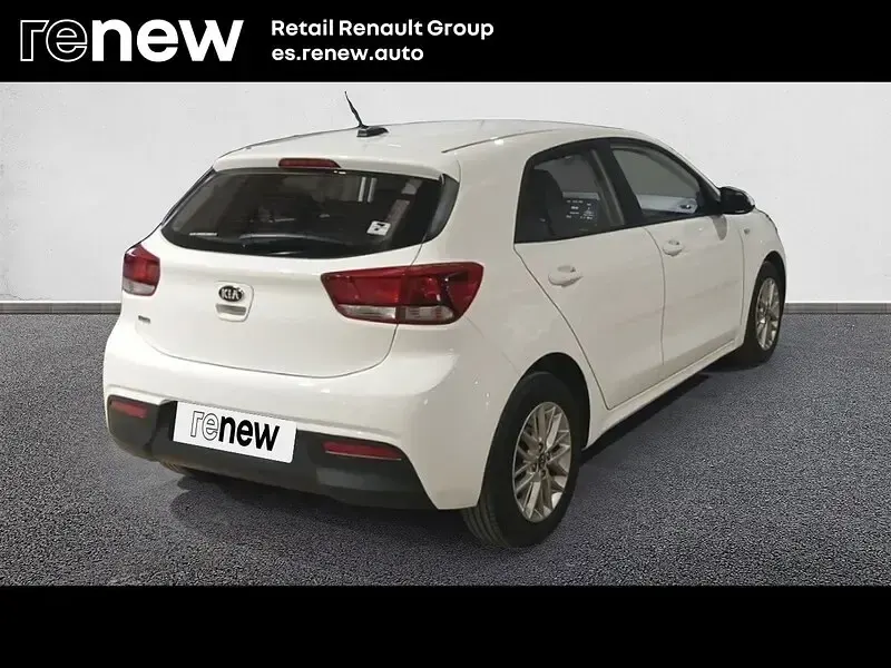 Usado Kia Rio 84 HP (61 kW) 2021 Branco Sedan