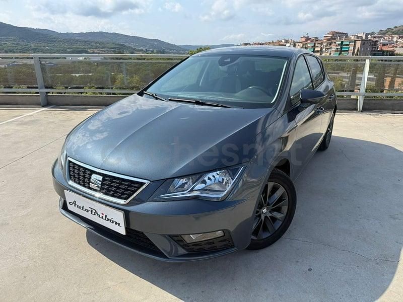 Usado Seat Leon Style 115 CV (84 kW) 2020 Gris / plata Berlina