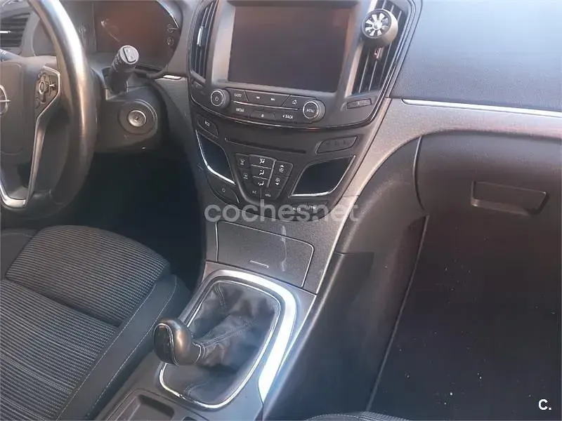 Usado Opel Insignia Eco 136 CV (100 kW) 2017 Marrón Berlina