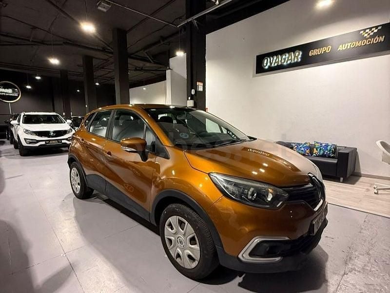 Usado Renault Captur Life 90 CV (66 kW) 2019 Naranja SUV