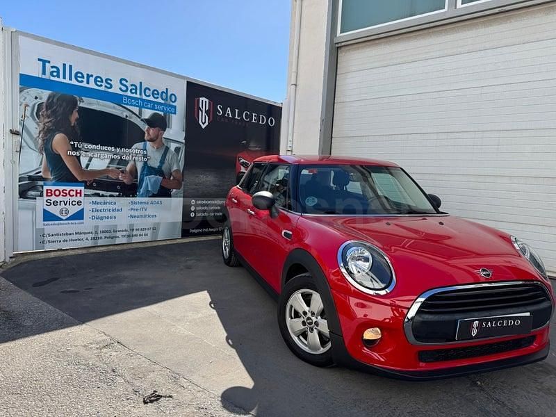 Usado Mini ONE 102 CV (75 kW) 2019 Rojo Utilitario