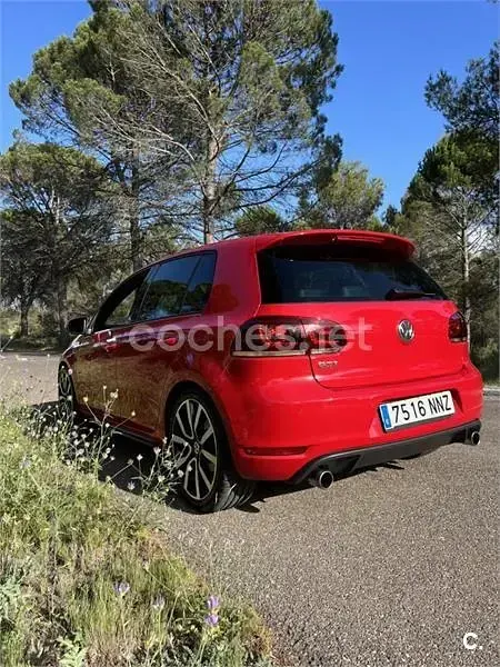 Usado VW Golf VI GTI 210 CV (154 kW) 2011 Rojo Utilitario