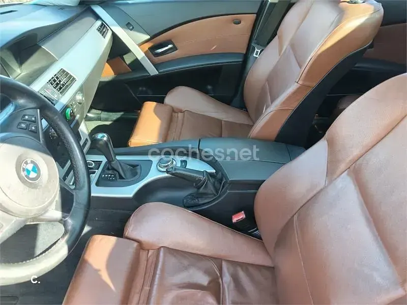 Usado BMW 530 218 CV (160 kW) 2006 Gris / plata Familiar