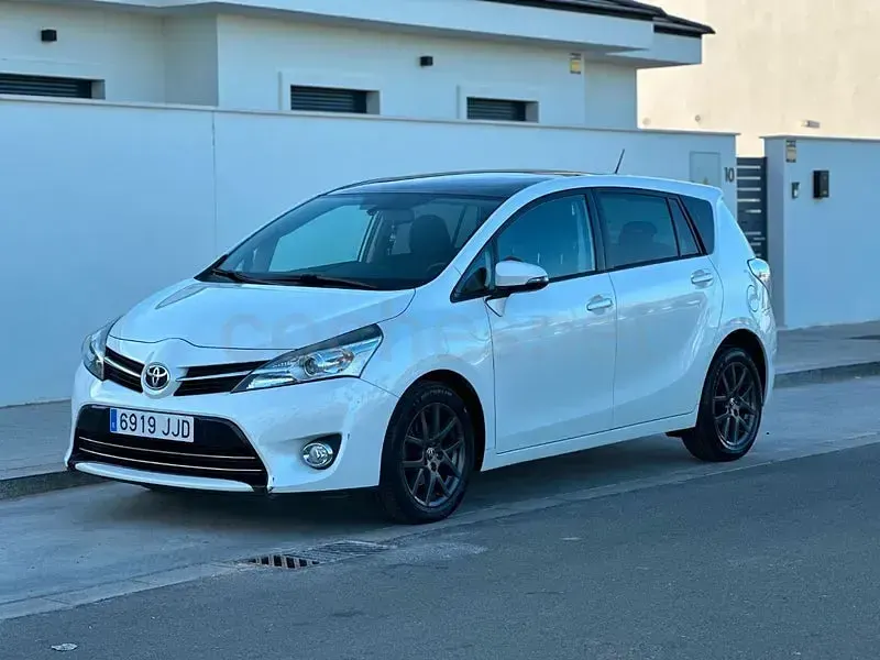 Usado Toyota Verso Advance 112 CV (82 kW) 2015 Blanco Monovolumen