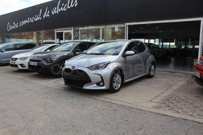 Usado Mazda 2 Center-Line 116 CV (85 kW) 2023 Gris / plata Utilitario