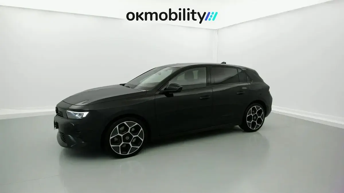 Usado Opel Astra S 180 CV (132 kW) 2023 Negro carbón Utilitario