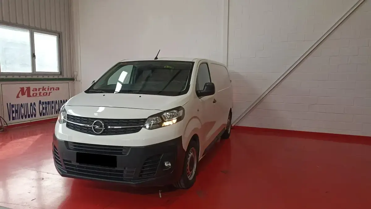 Usado Opel Vivaro-e Combi 102 CV (75 kW) 2022 Blanco Monovolumen
