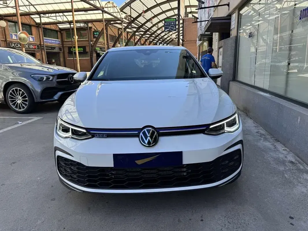 Usado VW Golf VIII GTE 245 CV (180 kW) 2023 Blanco Utilitario