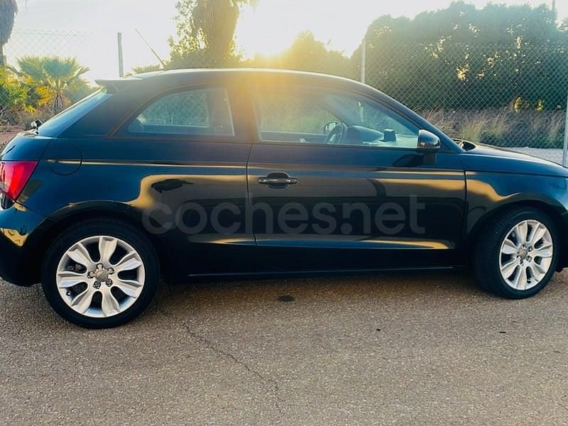 Usado Audi A1 Ambition 105 CV (77 kW) 2011 Negro Utilitario