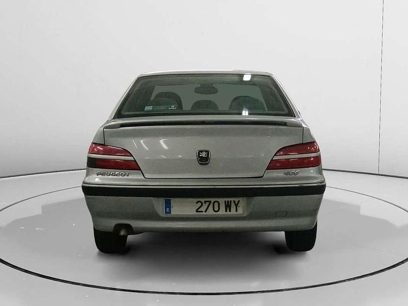 Usado Peugeot 406 110 CV (80 kW) 2000 Gris Familiar