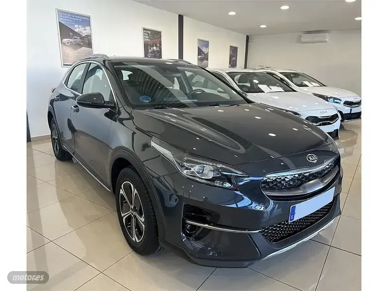 Usado Kia XCeed 141 CV (103 kW) 2022 Gris SUV