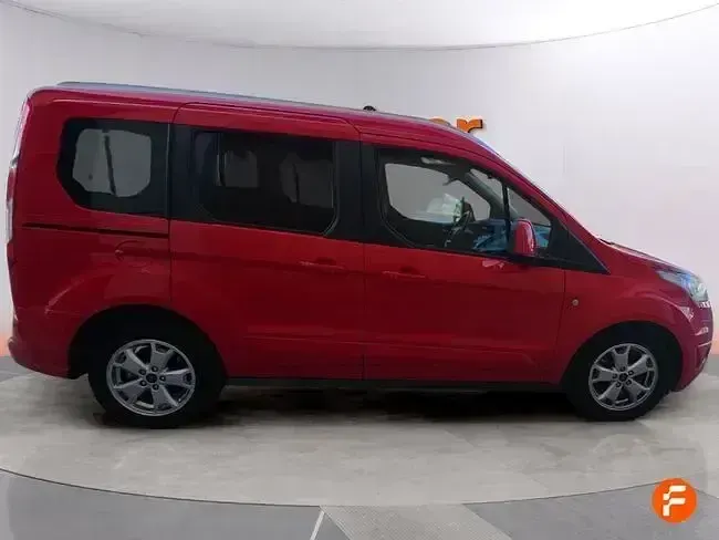 Usado Ford Tourneo Connect Trend 100 CV (73 kW) 2017 Rojo Monovolumen