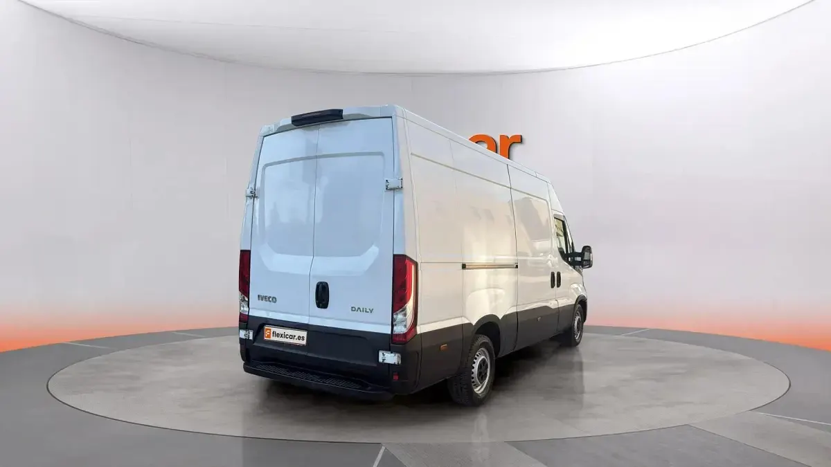 Usado Iveco Daily 156 CV (114 kW) 2021 Blanco Van