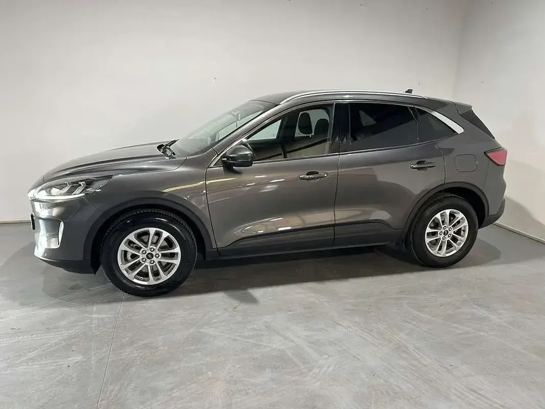 Usado Ford Kuga Titanium 150 CV (110 kW) 2024 Burdeos SUV