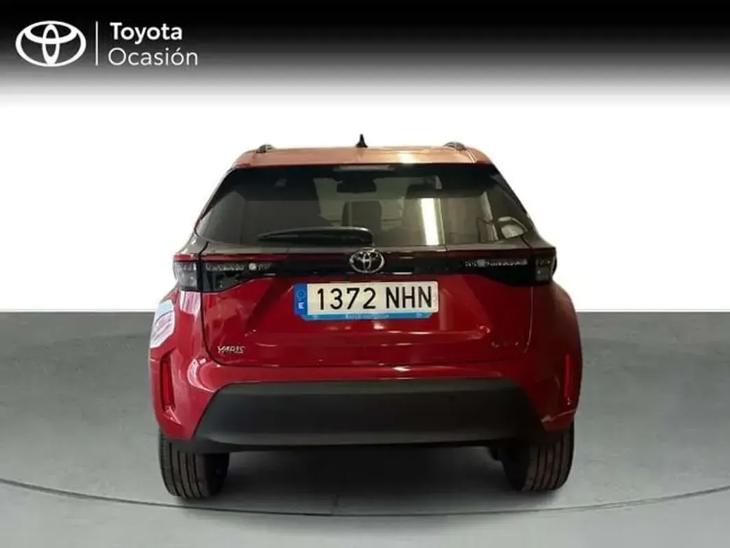 Usado Toyota Yaris Cross Active 131 CV (96 kW) 2025 Rojo SUV