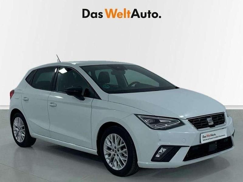 Blanco Usado 2024 Seat Ibiza FR Utilitario | 19.490 € (Un poco caro) - Imagen 1/4