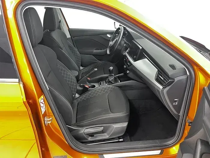 Usado Skoda Kamiq Ambition 110 CV (80 kW) 2023 Naranja SUV